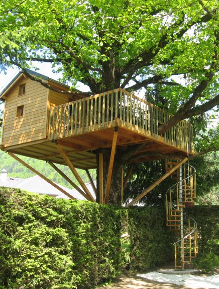 La cabane perchée du Camping des Cyclamens