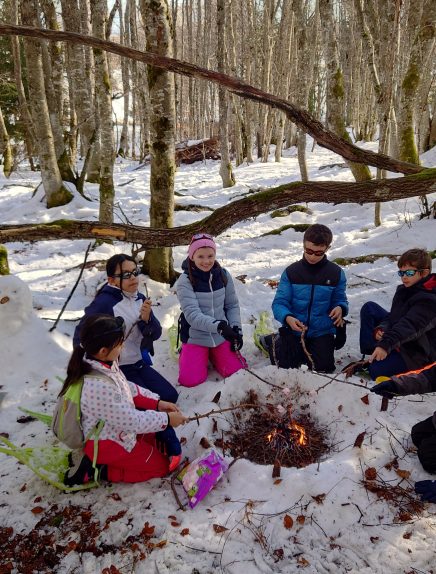 Balade raquettes famille Guimauves sur le feu