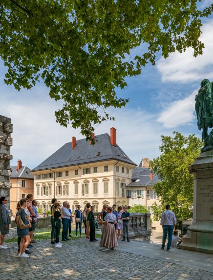 Les 5 visites incontournables à Chambéry Montagnes : plongez au cœur de l'histoire et du patrimoine savoyard